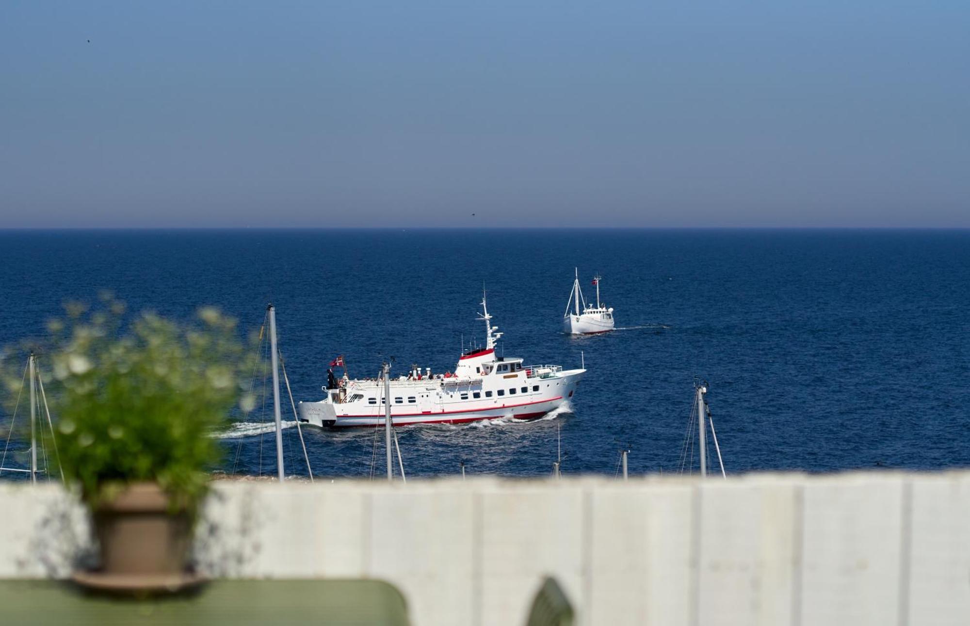 Hotel Klippen Gudhjem Bagian luar foto