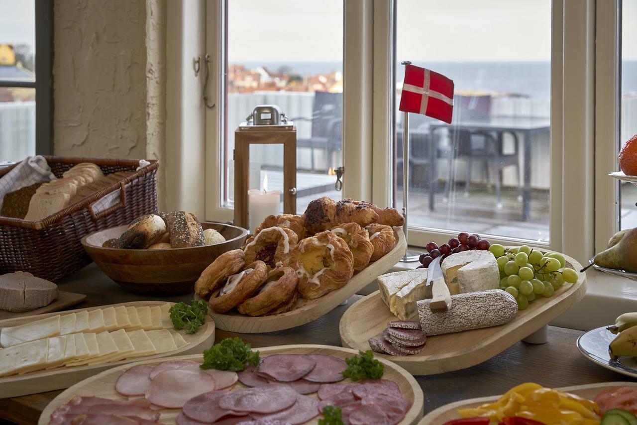 Hotel Klippen Gudhjem Bagian luar foto