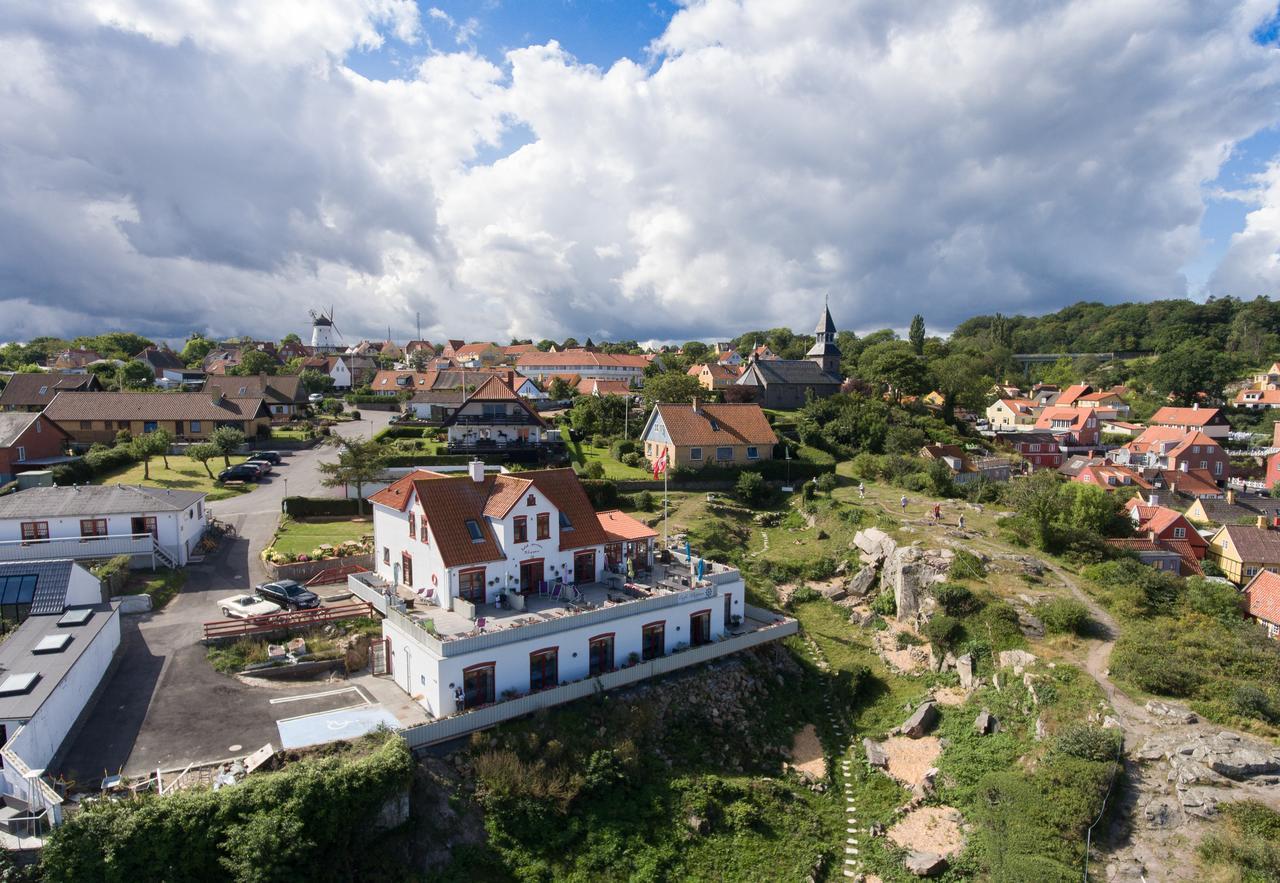 Hotel Klippen Gudhjem Bagian luar foto