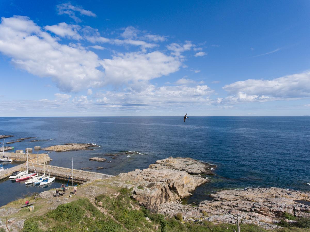 Hotel Klippen Gudhjem Bagian luar foto