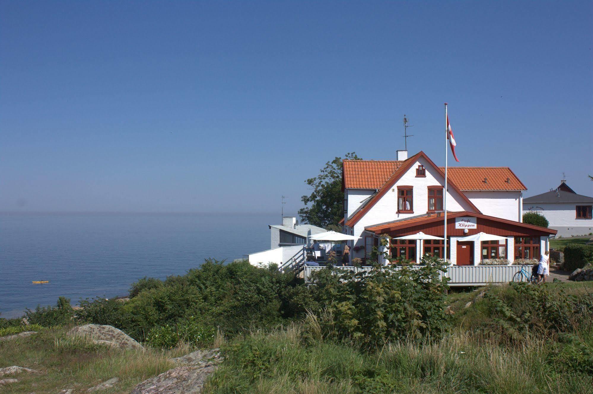 Hotel Klippen Gudhjem Bagian luar foto