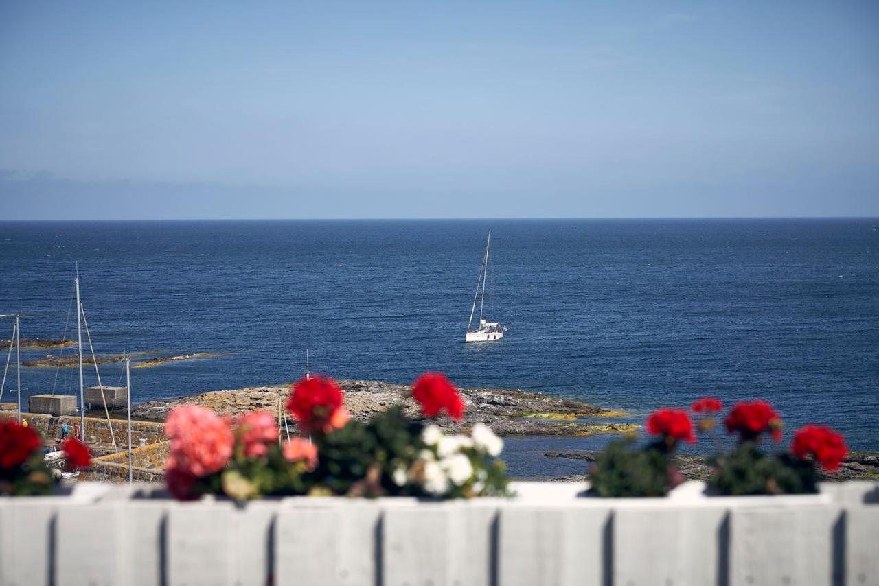 Hotel Klippen Gudhjem Bagian luar foto